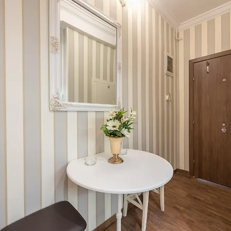 Charming Ilisia 1br Near Mt Station