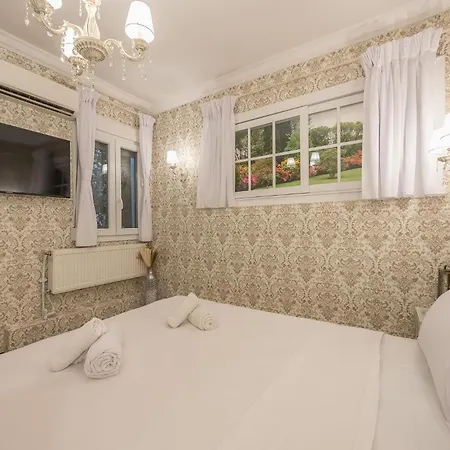 Charming Ilisia 1br Near Mt Station * Athens