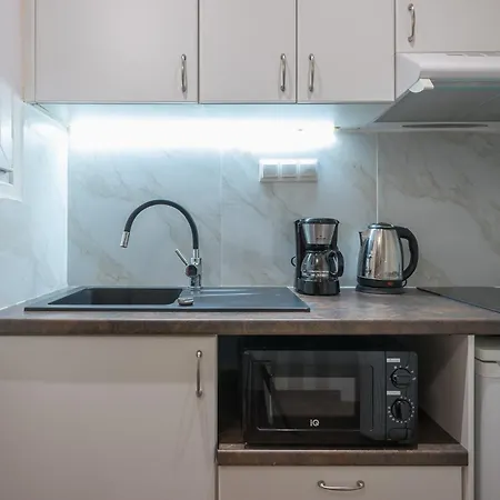 Charming Ilisia 1br Near Mt Station *