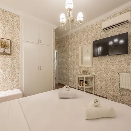 Charming Ilisia 1br Near Mt Station Apartment Athens